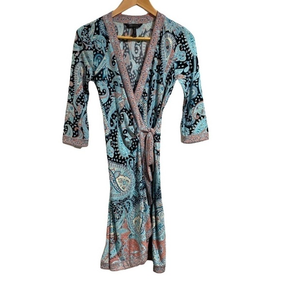 BCBGmaxazria wrap dress paisley print Adele style 3/4 sleeve gently worn - Picture 2 of 8